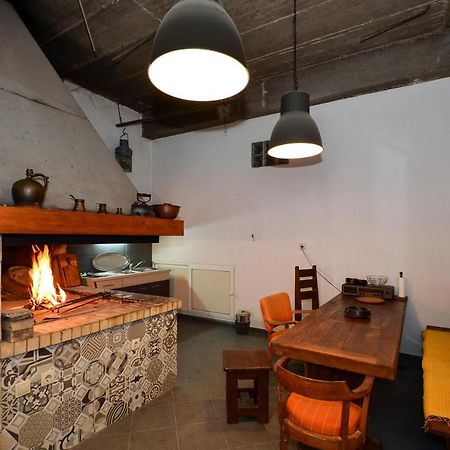 Holiday Home Nevera Каштела Экстерьер фото