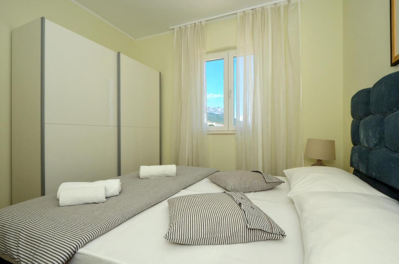 Holiday Home Nevera Каштела Экстерьер фото