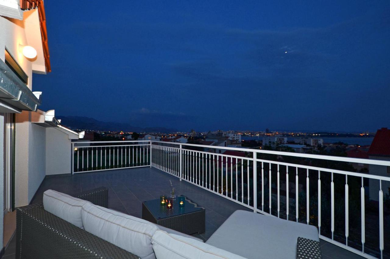 Holiday Home Nevera Каштела Экстерьер фото